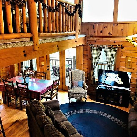 Villa Bear Pleasures Cabin à Gatlinburg Extérieur photo