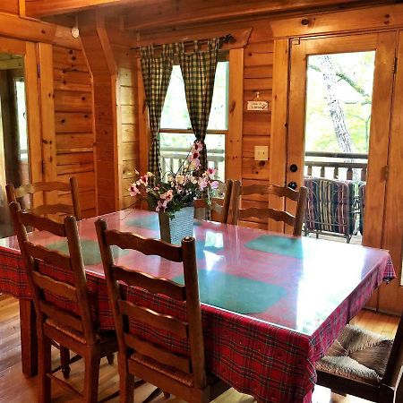 Villa Bear Pleasures Cabin à Gatlinburg Extérieur photo