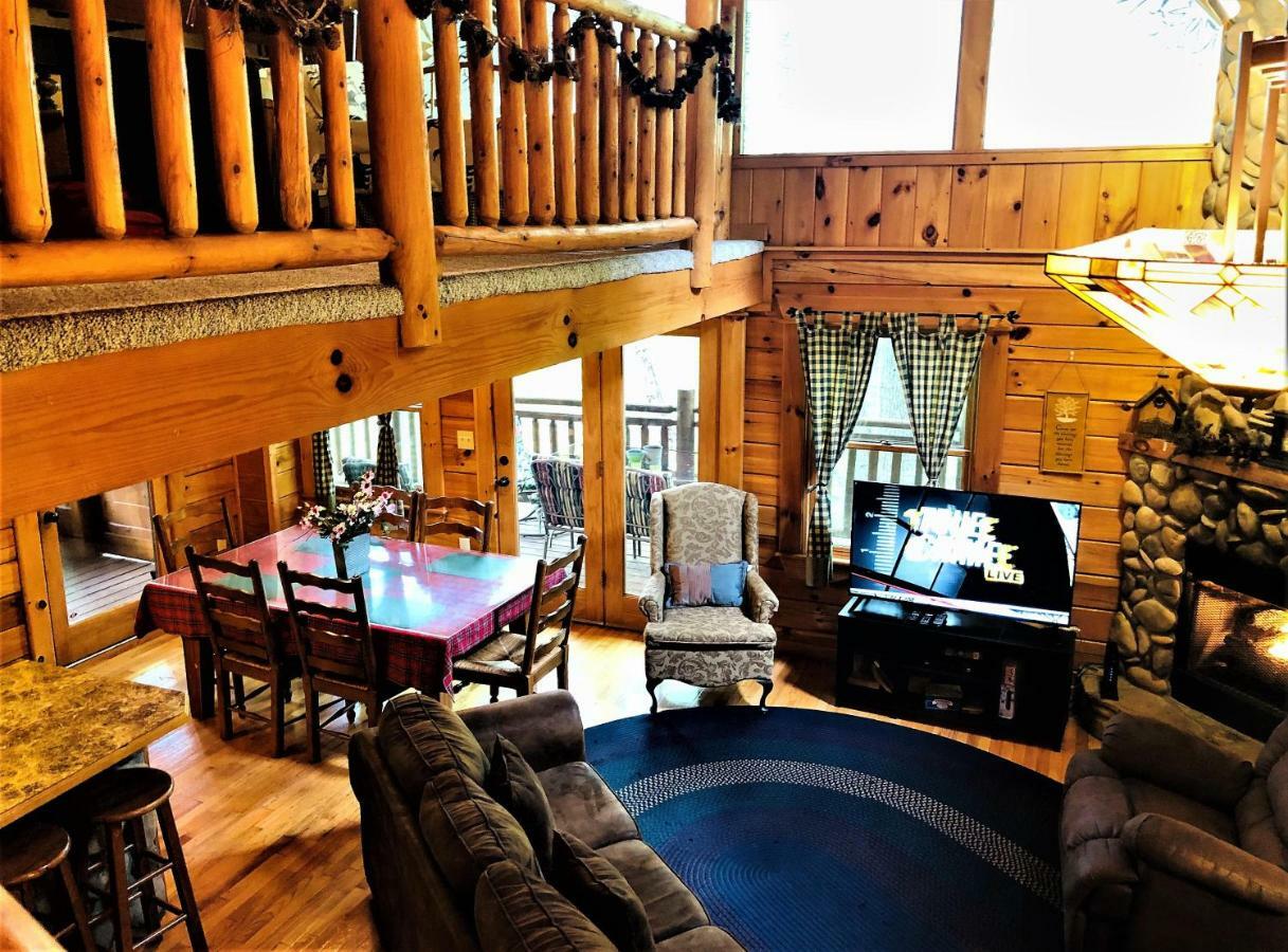 Villa Bear Pleasures Cabin à Gatlinburg Extérieur photo